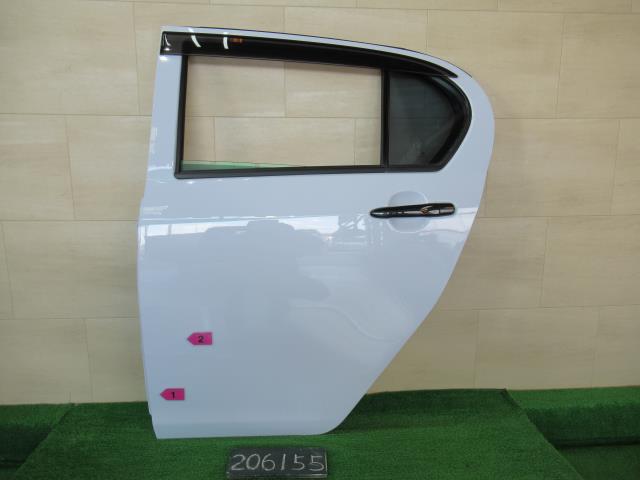 【中古】中古部品 ミライース LA310S 右ﾘｱﾄﾞｱ 【3310120100-250217000213300】 13,460円