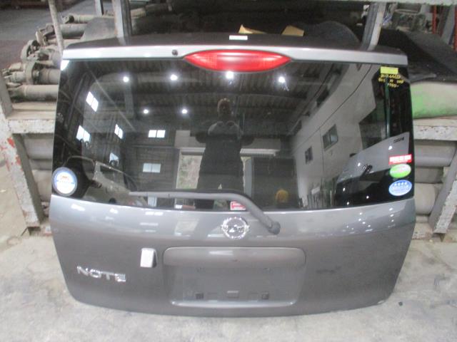【中古】中古部品 ノート E11 ﾊﾞｯｸﾄﾞｱ 【3310160100-000004425315800】