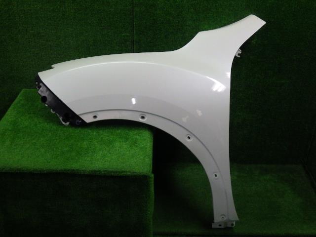 【中古】中古部品 ジューク NF15 左ﾌﾛﾝﾄﾌｪﾝﾀﾞｰ 【3330250100-000000891210700】