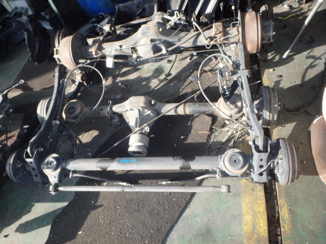 【中古】中古部品 ハスラー MR31S ﾘｱｱｸｽﾙﾋﾞｰﾑ 【3331010800-000023013653500】