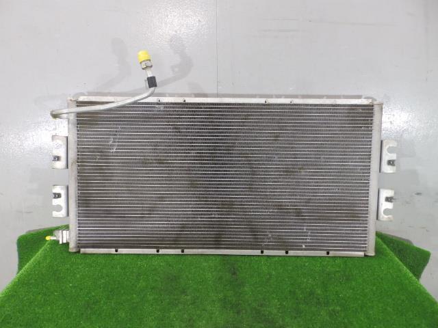 【中古】中古部品 キャラバン SGE25 ｺﾝﾃﾞﾝｻｰ 【3260250000-000025016860600】