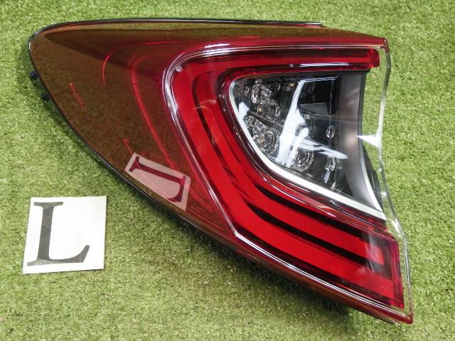 【中古】中古部品 Ｃ－ＨＲ ZYX10 左ﾃｰﾙﾗﾝﾌﾟ 【3330200100-242325000015600】