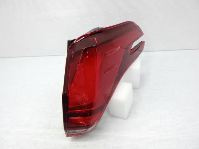 【中古】再生部品 アルファード AGH30W 右ﾃｰﾙﾗﾝﾌﾟ 【3380010000-250226502015500】