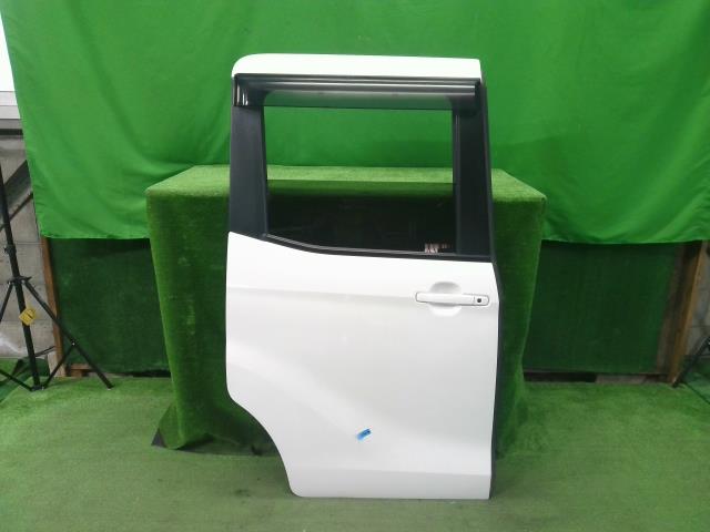 【中古】中古部品 デイズルークス B21A 右ﾘｱﾄﾞｱ 【3310200100-000021600413300】