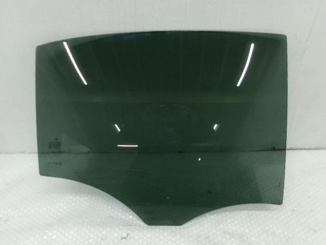 【中古】中古部品 ベンツ Aクラス 176042 右ﾘｱﾄﾞｱｶﾞﾗｽ 【3500170000-250227507013330】