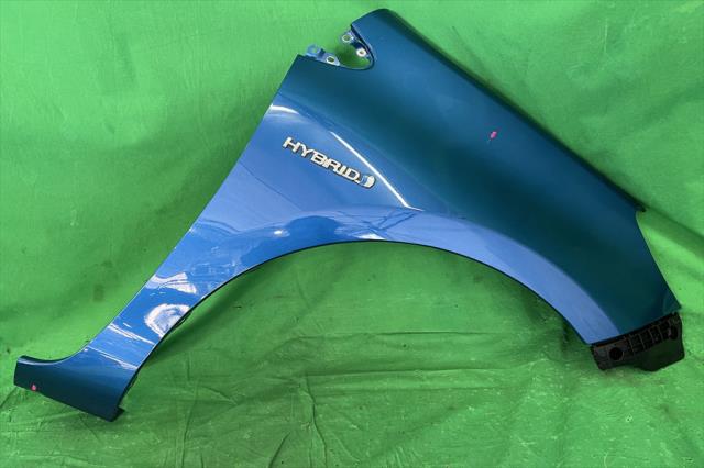 【中古】中古部品 アクア NHP10 右ﾌﾛﾝﾄﾌｪﾝﾀﾞｰ 【3330240100-002025524310600】