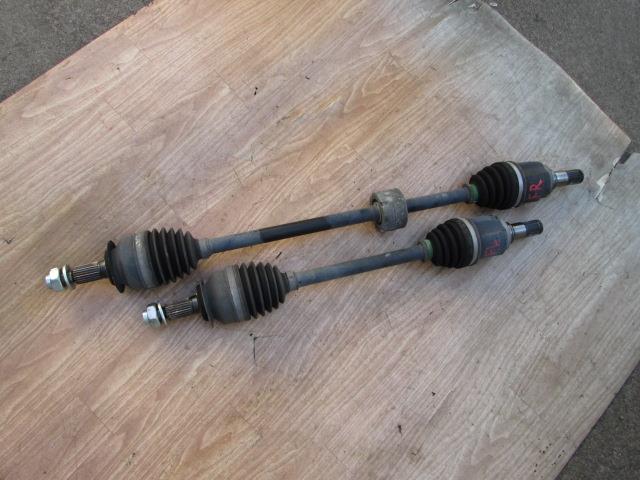 【中古】中古部品 ワゴンＲ MH44S 左ﾌﾛﾝﾄﾄﾞﾗｲﾌﾞｼｬﾌﾄ 【3310190100-000244016042200】