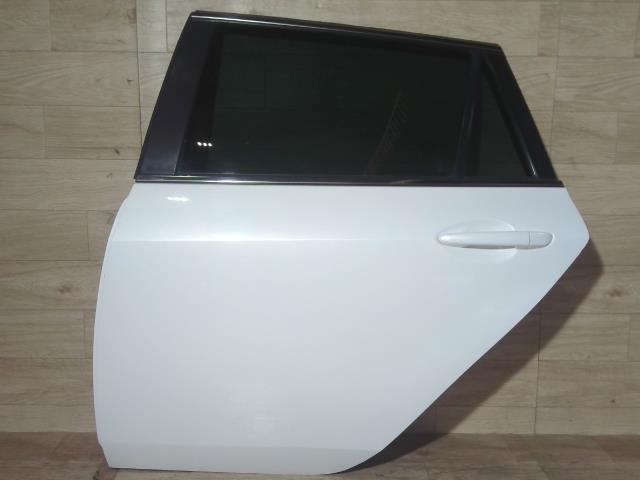 【中古】中古部品 アテンザ GHEFW 左ﾘｱﾄﾞｱ 【3310390100-250226000813400】