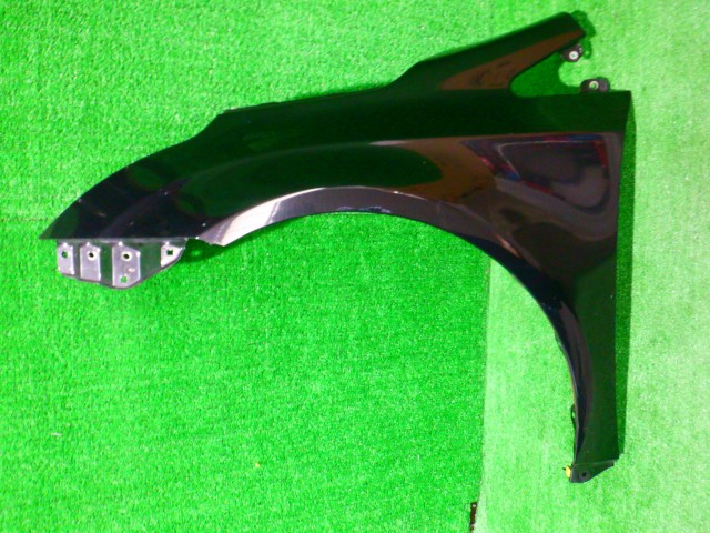 【中古】中古部品 アベンシス ZRT272W 左ﾌﾛﾝﾄﾌｪﾝﾀﾞｰ 【3340140100-000025052710700】