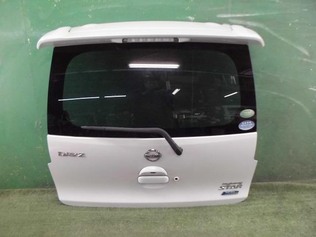 【中古】中古部品 デイズ B21W ﾊﾞｯｸﾄﾞｱ 【3330150100-000025302415800】 13,089円
