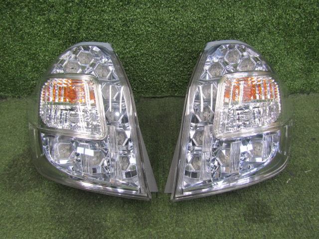 【中古】中古部品 フィットシャトル GP2 右ﾃｰﾙﾗﾝﾌﾟ 【3330200100-242361000015500】
