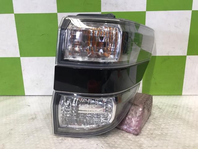 【中古】中古部品 ヴェルファイア ANH20W 右ﾃｰﾙﾗﾝﾌﾟ 【3330530100-000005360515500】