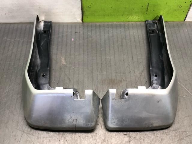 【中古】中古部品 オデッセイ RC1 ﾏｯﾄﾞｶﾞｰﾄﾞ(ｾｯﾄ) 【3330530100-000005362117470】