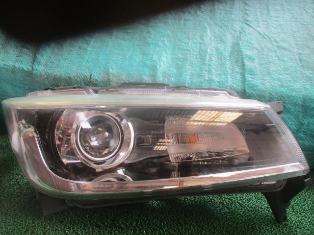 【中古】中古部品 ソリオ MA36S 右ﾍｯﾄﾞﾗﾝﾌﾟ 【3500080000-241031000110800】 15,286円