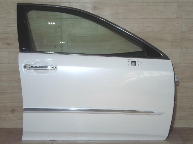 【中古】中古部品 クラウン GRS204 右ﾌﾛﾝﾄﾄﾞｱ 【3310390100-250227000413100】