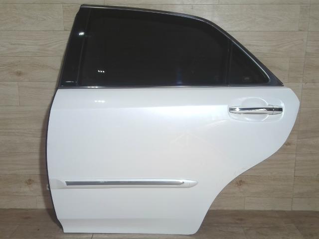 【中古】中古部品 クラウン GRS204 左ﾘｱﾄﾞｱ 【3310390100-250227000413400】