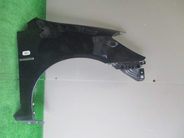 【中古】中古部品 ストリーム RN1 右ﾌﾛﾝﾄﾌｪﾝﾀﾞｰ 【3330560100-001395053210600】