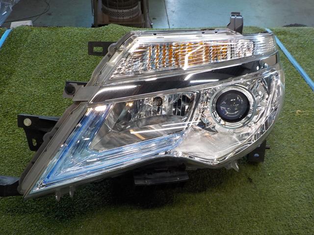 【中古】中古部品 セレナ C26 左ﾍｯﾄﾞﾗﾝﾌﾟ 【3260200000-250310000210900】