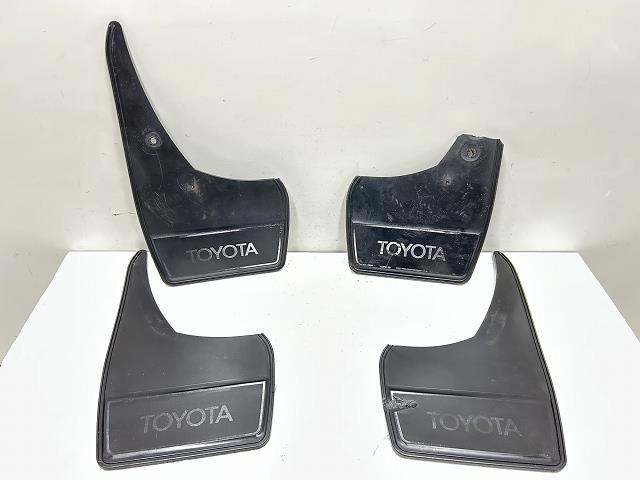 【中古】中古部品 クラウン MS110G ﾏｯﾄﾞｶﾞｰﾄﾞ(ｾｯﾄ) 【3310070100-000090757717470】
