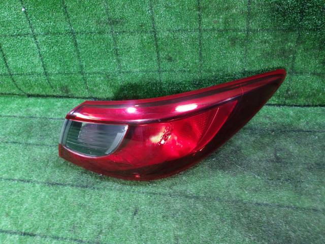 【中古】中古部品 デミオ DJLFJ 右ﾃｰﾙﾗﾝﾌﾟ 【3330420100-250228000115500】