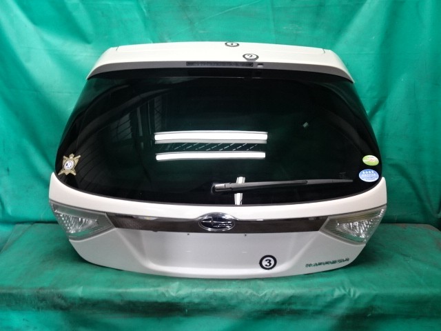 【中古】中古部品 インプレッサ GH2 ﾊﾞｯｸﾄﾞｱ 【3330990500-250312000115800】