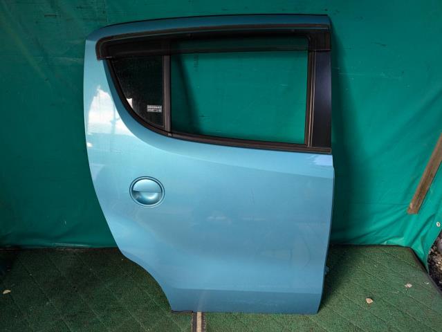 【中古】中古部品 モコ MG22S 右ﾘｱﾄﾞｱ 【3310080100-241126000113300】