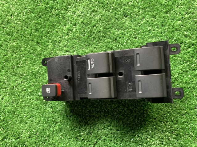 【中古】中古部品 ライフ JC2 ﾊﾟﾜｰｳｲﾝﾄﾞｳｽｲｯﾁ 【3330450100-250313000161900】