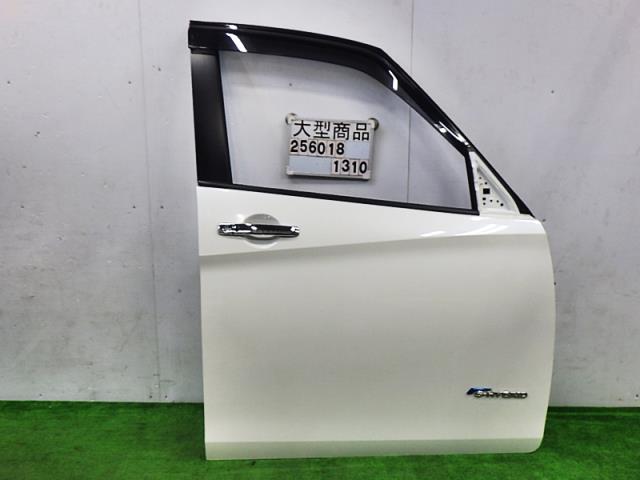 【中古】中古部品 セレナ GC27 右フロントドア 【3330890100-000025601813100】