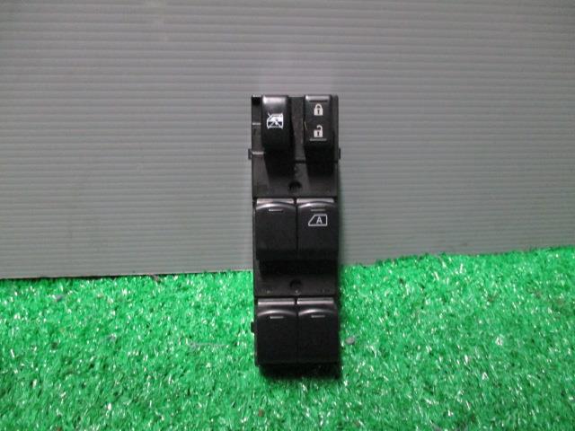 【中古】中古部品 マーチ K13 ﾊﾟﾜｰｳｲﾝﾄﾞｳｽｲｯﾁ 【3330560100-001492192661900】