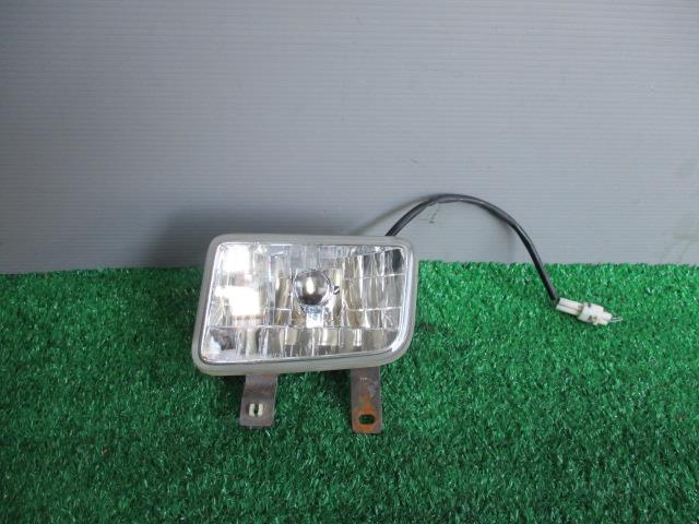 【中古】中古部品 エブリィ DA62W 左ﾌｫｸﾞﾗﾝﾌﾟ 【3330560100-001498612010950】