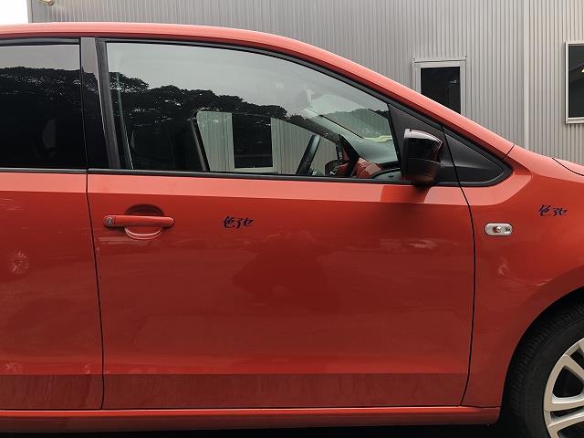 【中古】中古部品 VW アップ! AACHY 右フロントドア 【3310070100-0000Y0765313100】|e-cleマート