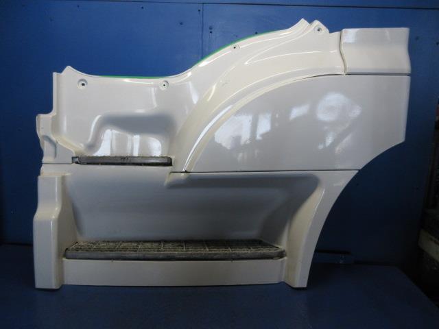 【中古】中古部品 日野大型車 FN1AWXA 左ﾌﾛﾝﾄﾌｪﾝﾀﾞｰ 【3310270100-000014692910700】