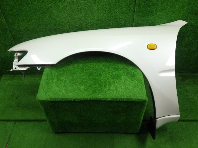 【中古】中古部品 カリーナED ST202 左ﾌﾛﾝﾄﾌｪﾝﾀﾞｰ 【3330250100-000000896010700】