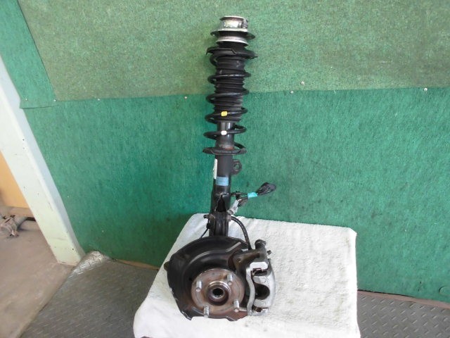 【中古】中古部品 ムーヴ LA150S 右フロントストラット 【3310420000-000002335650100】