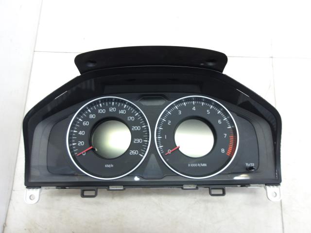 【中古】中古部品 ボルボ 60シリーズ FB4164T ｽﾋﾟｰﾄﾞﾒｰﾀｰ 【3310250100-000253005561400】