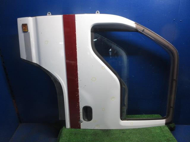 【中古】中古部品 エルフ NPR81N 左ﾌﾛﾝﾄﾄﾞｱ 【3310270100-000014702613200】