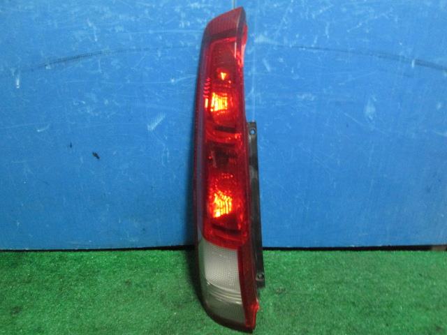 【中古】中古部品 エクストレイル T30 左ﾃｰﾙﾗﾝﾌﾟ 【3330560100-001206538215600】