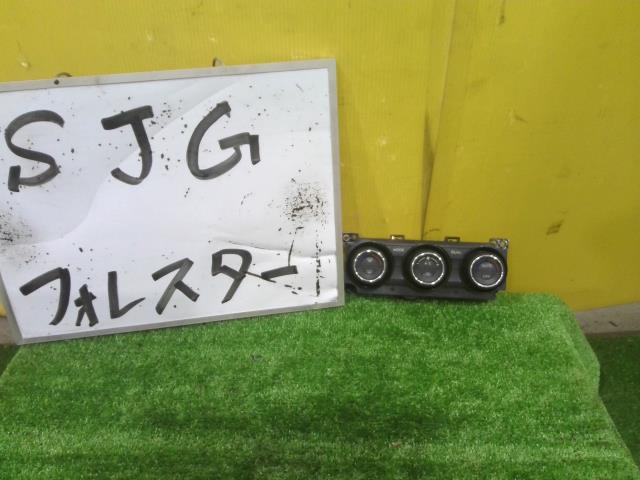 【中古】中古部品 フォレスター SJG A/Cｽｲｯﾁﾊﾟﾈﾙ 【3331010600-250318000560900】