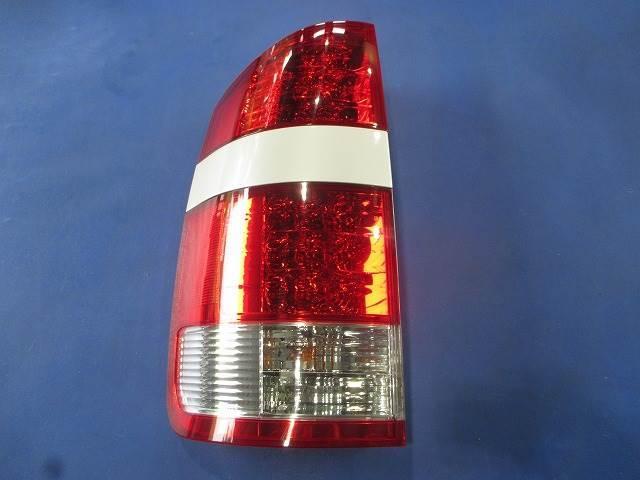 【中古】中古部品 ノア AZR60G 左ﾃｰﾙﾗﾝﾌﾟ 【3310590000-000002333515600】