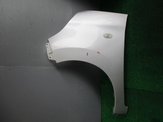 【中古】中古部品 パレット MK21S 左ﾌﾛﾝﾄﾌｪﾝﾀﾞｰ 【3330560100-001608886110700】