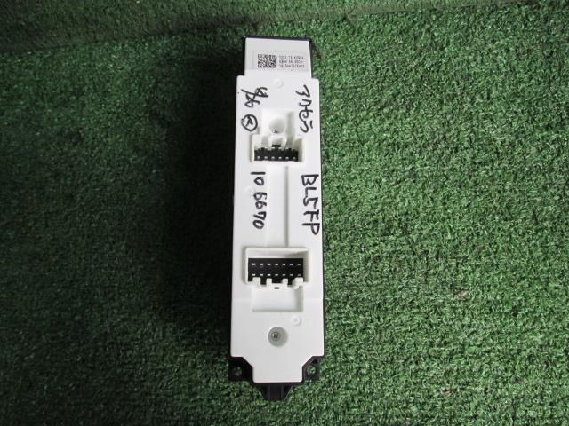 【中古】中古部品 アクセラ BL5FP ﾊﾟﾜｰｳｲﾝﾄﾞｳｽｲｯﾁ 【3330560100-001117461161900】