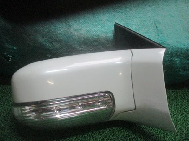 【中古】中古部品 エルグランド ME51 右サイドミラー 【3500080000-240425000413500】
