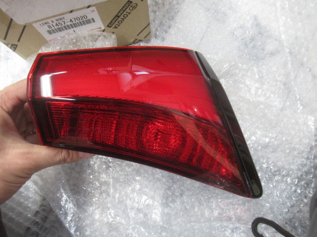 【中古】中古部品 プリウス ZVW51 右ﾃｰﾙﾗﾝﾌﾟ 【3500220000-250328504615500】