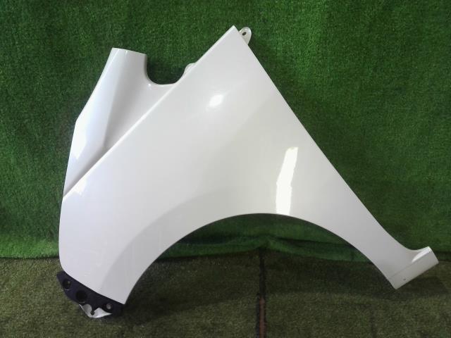 【中古】中古部品 ステラ LA100F 左ﾌﾛﾝﾄﾌｪﾝﾀﾞｰ 【3260070000-230831000410700】