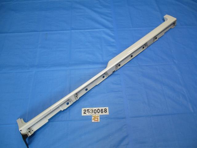【中古】中古部品 ヴォクシー ZWR80G 右ｻｲﾄﾞｽﾃｯﾌﾟ 【3310040100-000253006813700】
