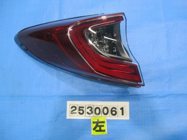 【中古】中古部品 Ｃ－ＨＲ ZYX10 左ﾃｰﾙﾗﾝﾌﾟ 【3310040100-000253006115600】