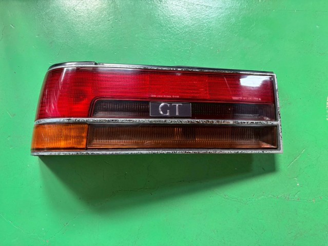 【中古】中古部品 ソアラ GZ20 左ﾃｰﾙﾗﾝﾌﾟ 【3310180100-250402500215600】