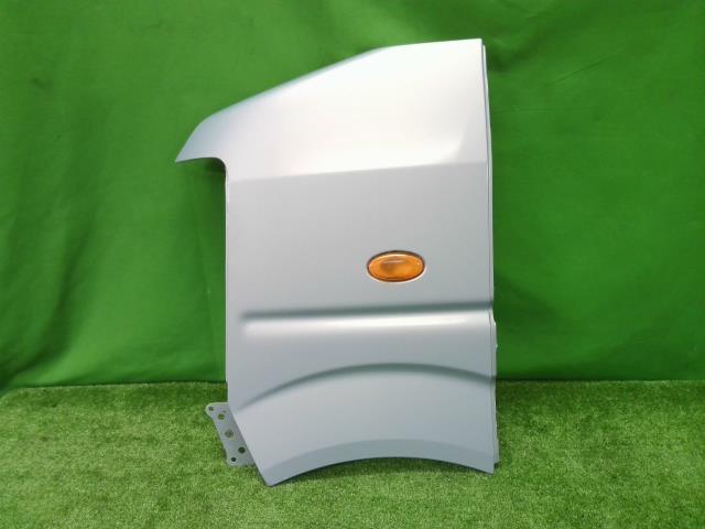 【中古】中古部品 エブリィ DA64W 左ﾌﾛﾝﾄﾌｪﾝﾀﾞｰ 【3310200100-000021666310700】
