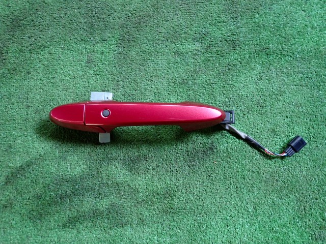 【中古】中古部品 フィット GK4 ｱｳﾀｰﾊﾝﾄﾞﾙ 【3330450100-250328000117250】
