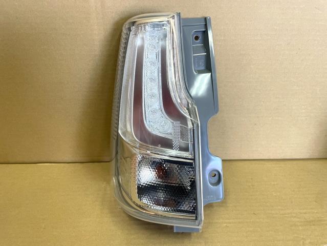 【中古】中古部品 ソリオ MA36S 左ﾃｰﾙﾗﾝﾌﾟ 【3330650100-000253003015600】
